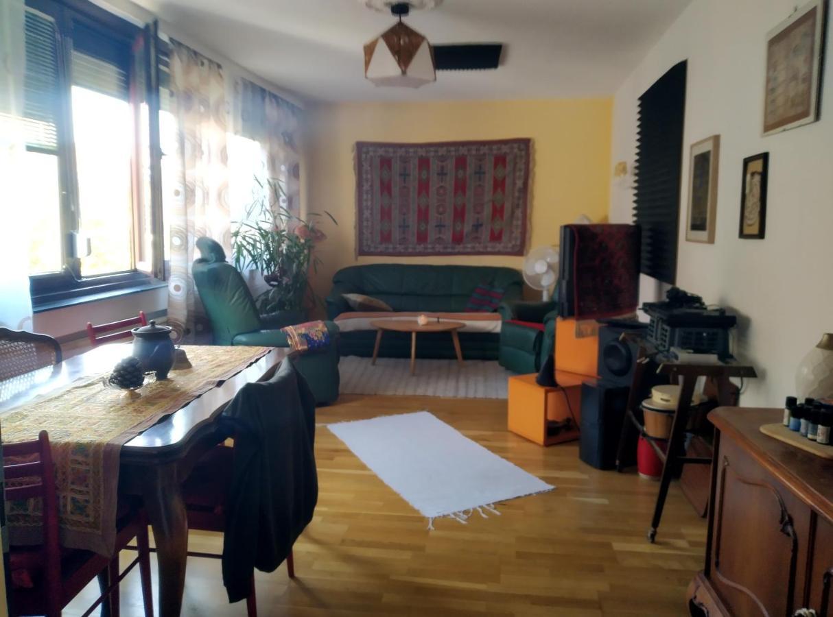 Nettes Apartment Im 14Ten Bezirk In Wien ภายนอก รูปภาพ